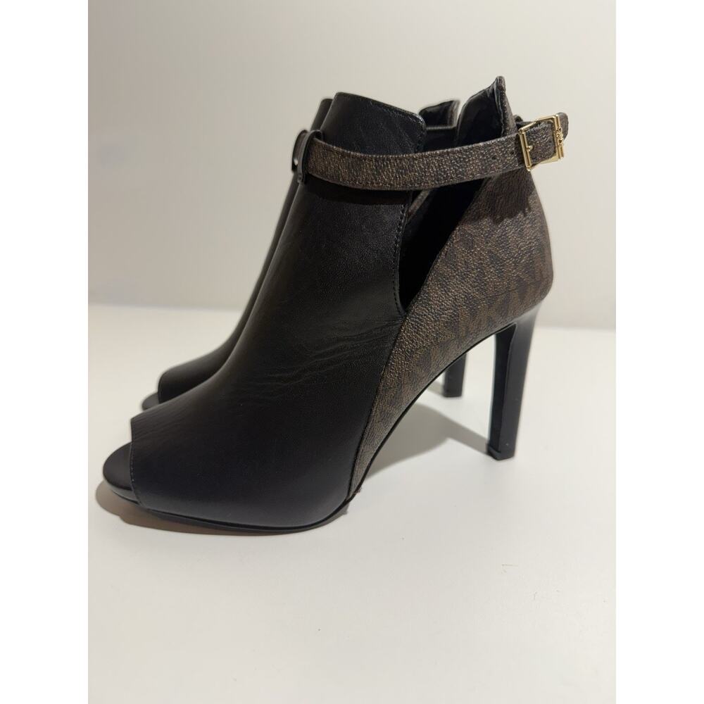Michael Kors Peep Toe Ankle Booties Black Leather MK Logo Strap Size 6.5M - Picture 2 of 6